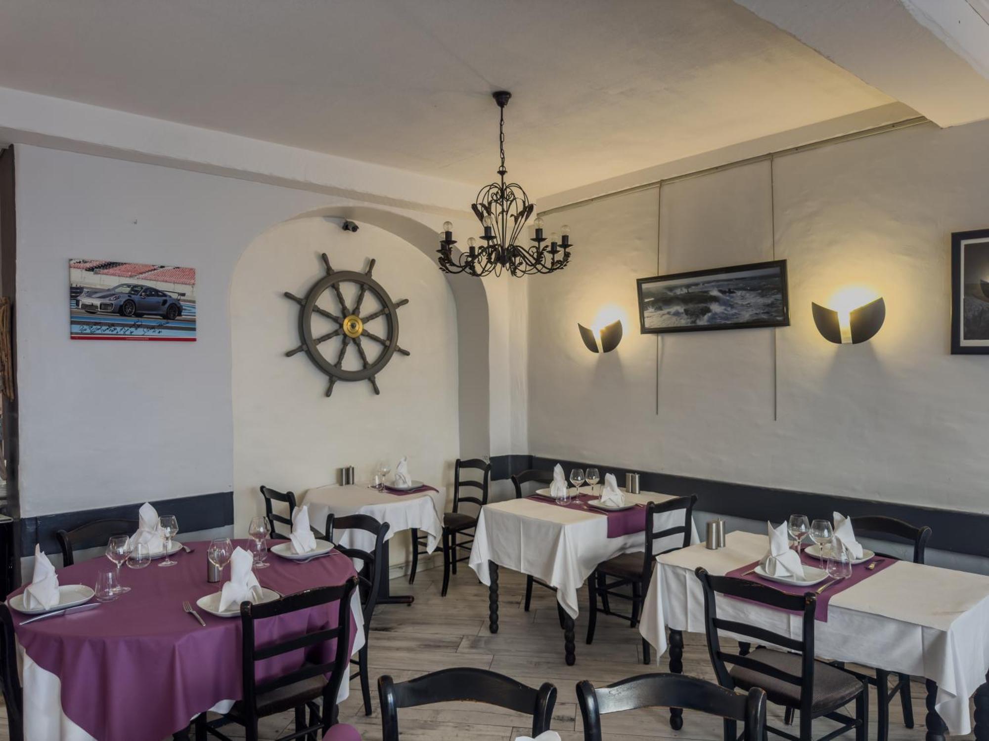 Logis Hotel Les Chardons Bleus Restaurant Le Bistrot De La Mer Roscoff Exteriér fotografie