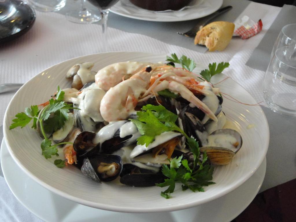 Logis Hotel Les Chardons Bleus Restaurant Le Bistrot De La Mer Roscoff Exteriér fotografie